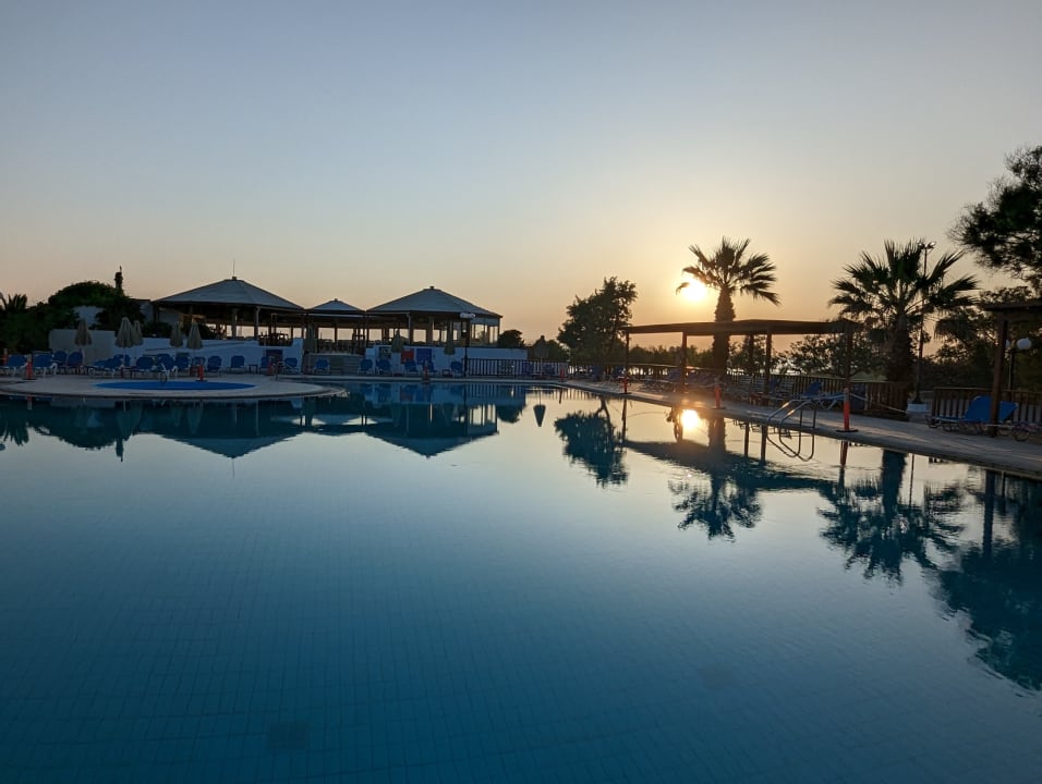 Pool Apollonia Beach Resort & Spa