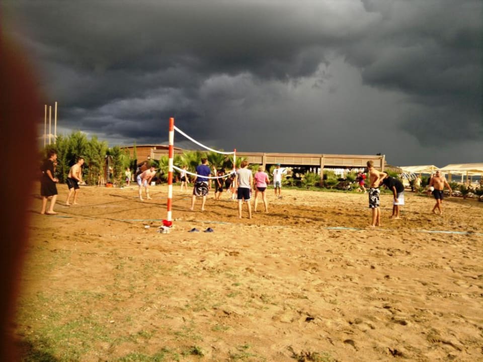 Am Strand der Himmel wird schwarz Port Side Resort Hotel