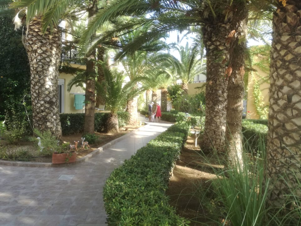 Weg zum Strand Vantaris Luxury Beach Resort