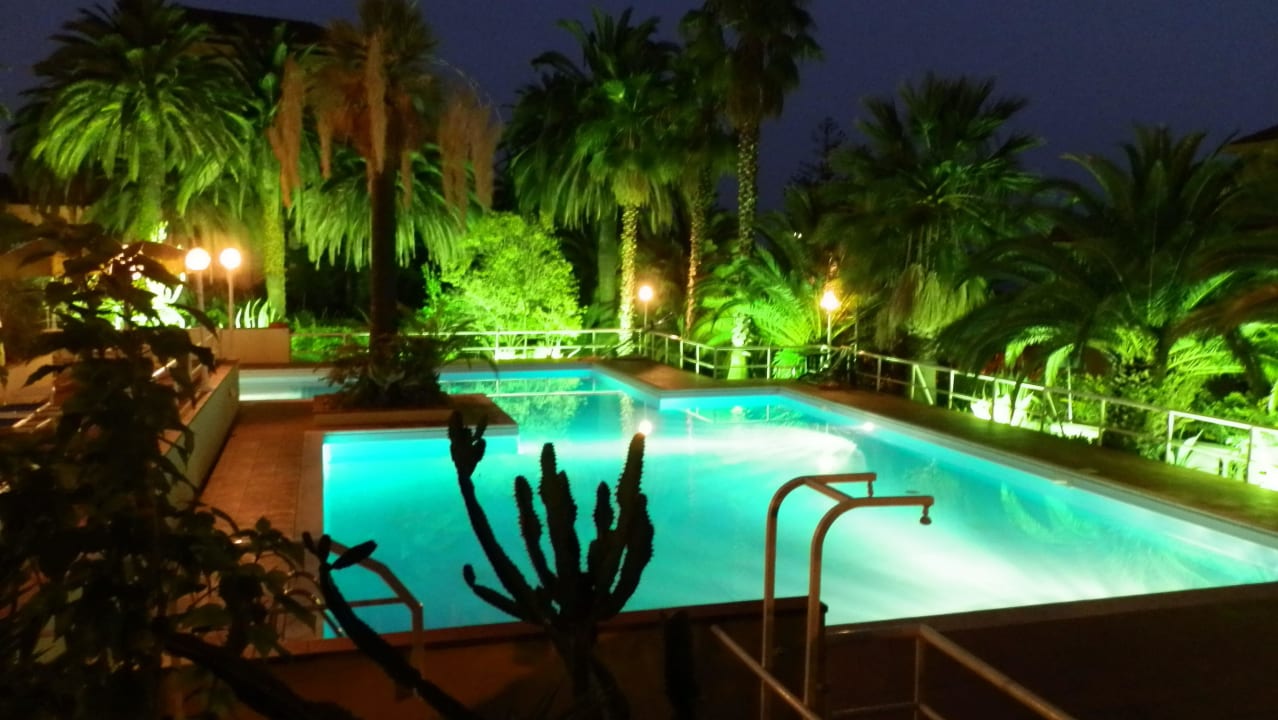 Pool bei Nacht Nyala Suite Hotel