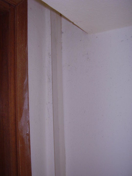 Schimmelbildung im Bad  Hotel Nelson