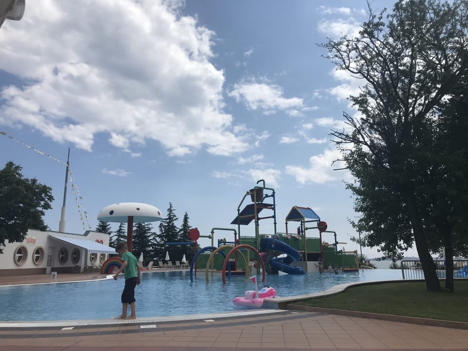 Pool Dreams Sunny Beach Resort & Spa