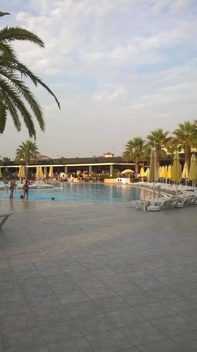 Релакс бассейн  VONRESORT Golden Beach