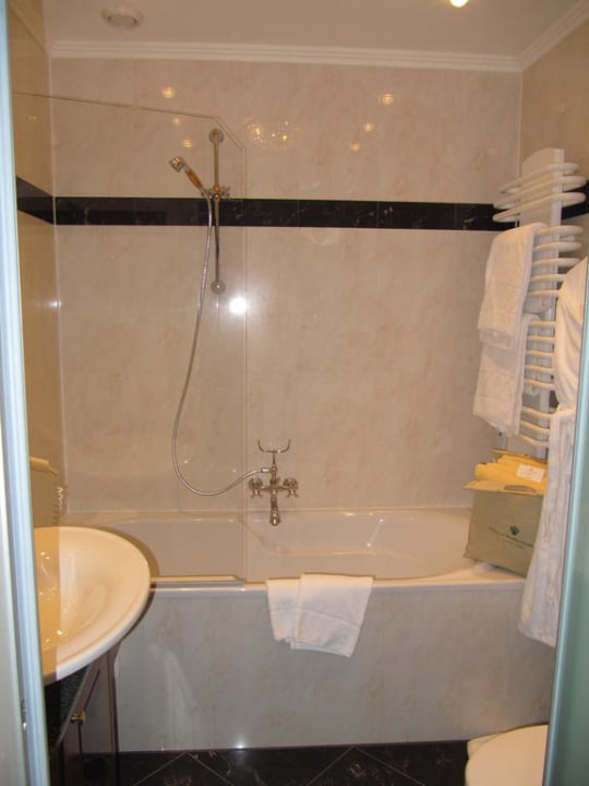 Badezimmer IMLAUER Hotel Schloss Pichlarn