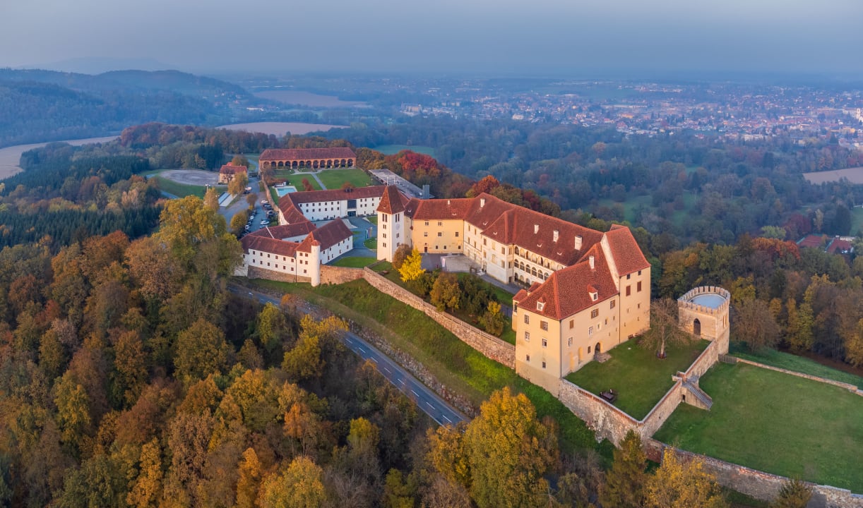 Außenansicht Schloss Seggau