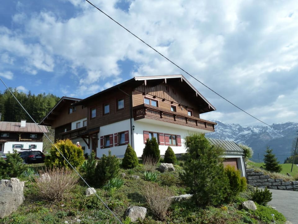 Hausansicht Ferienwohnungen Gästehaus Lärcheck