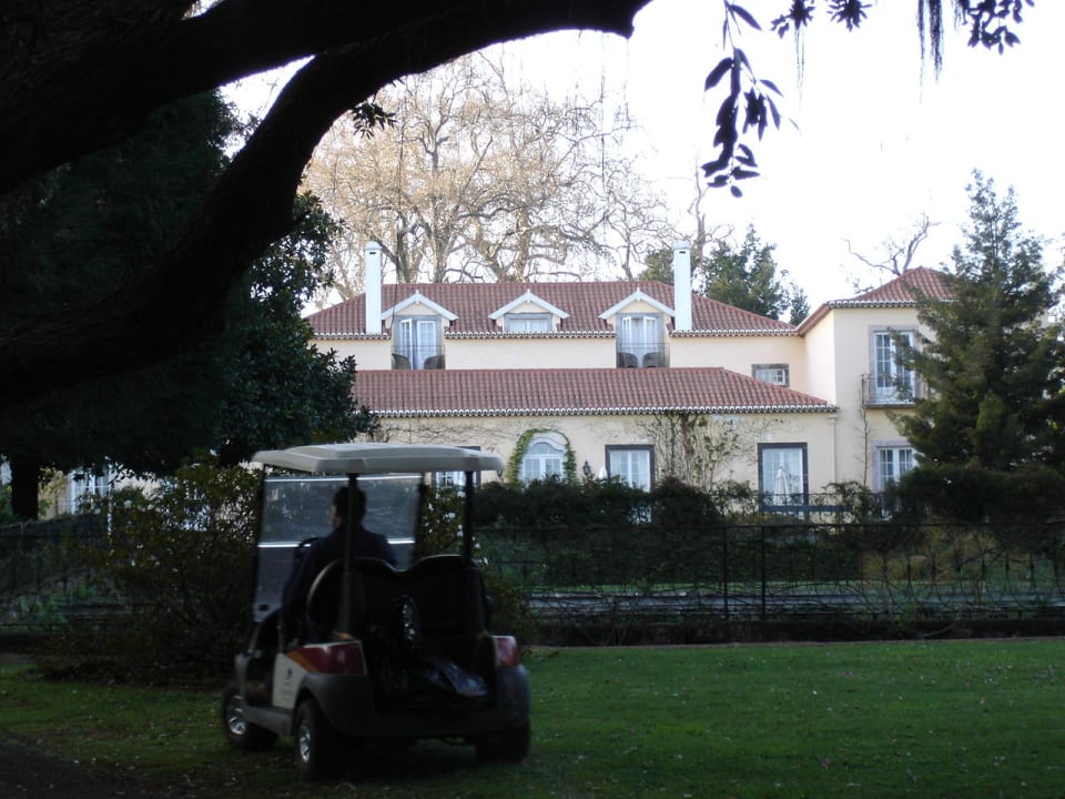 Haupthaus von der Gartenseite gesehen Hotel Casa Velha do Palheiro