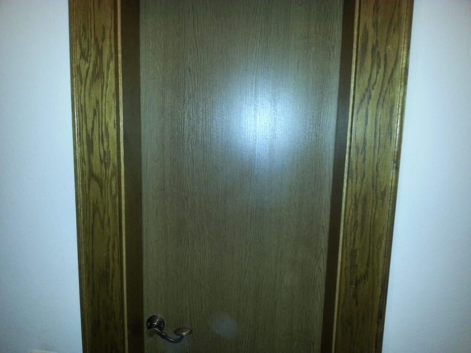 Badezimmer Tür sehr eng Berger's Sporthotel