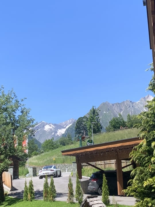 Ausblick Hotel ORTNERHOF - Reiten . Wandern . Genießen