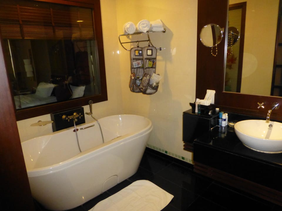 Das Bad Hotel Grand Pacific Sovereign Resort & Spa