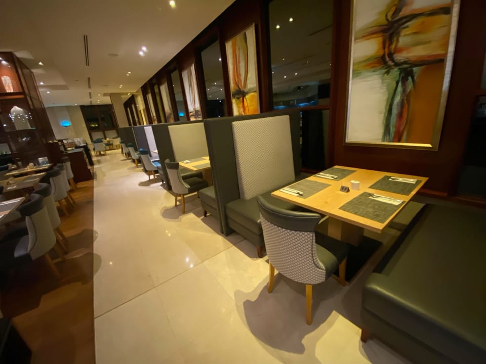 Gastro Crowne Plaza Jumeirah Dubai