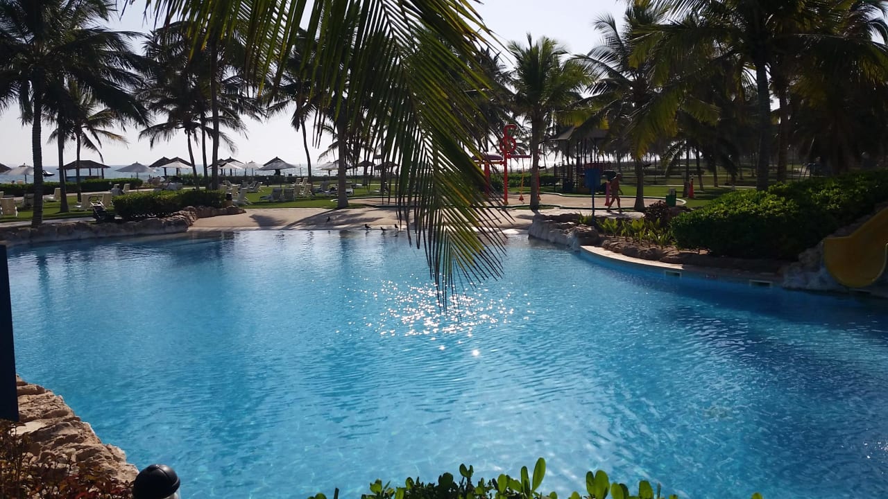 Pool Crowne Plaza Salalah