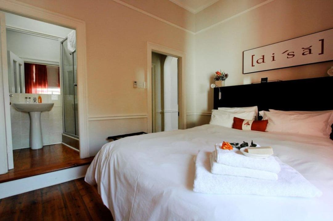 Room - Disa Nine Flowers Guest House
