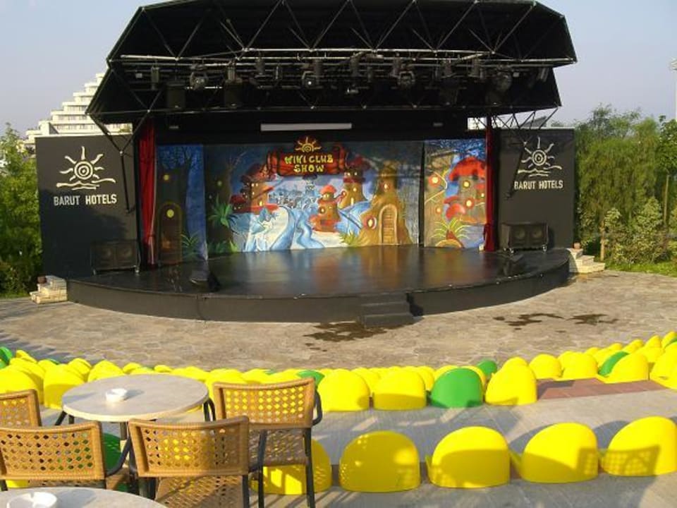 Amphietheater Lara Barut Collection