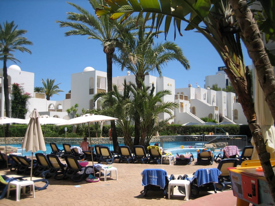 Der Pool-sauber,aufgeräumt,aber sehr klein Hipotels Bahia Grande