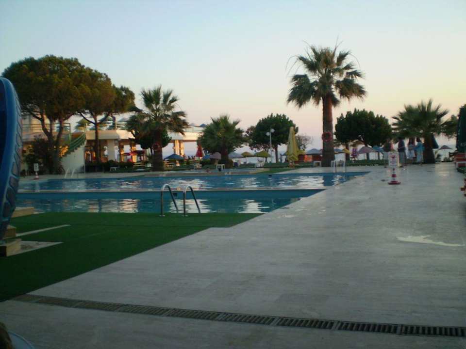 Бассейны Hotel Grand Efe