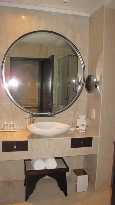 Bareinrichtung The Leela Ambience Convention Hotel Delhi