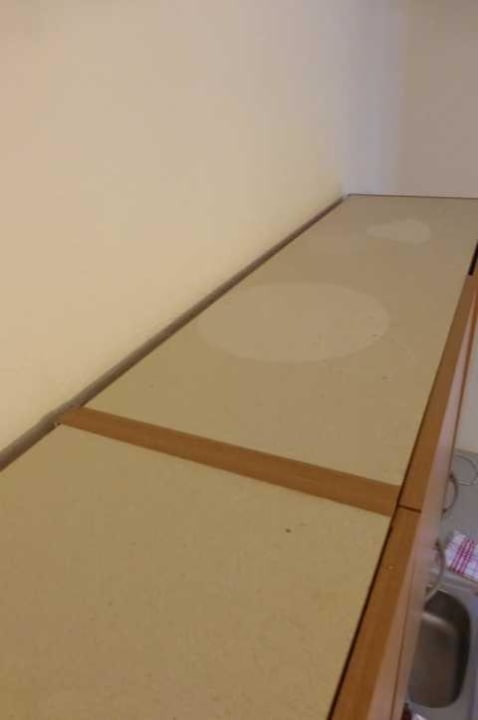 Küchenschrank mit Fettfilm von oben  Pension Bramkamp