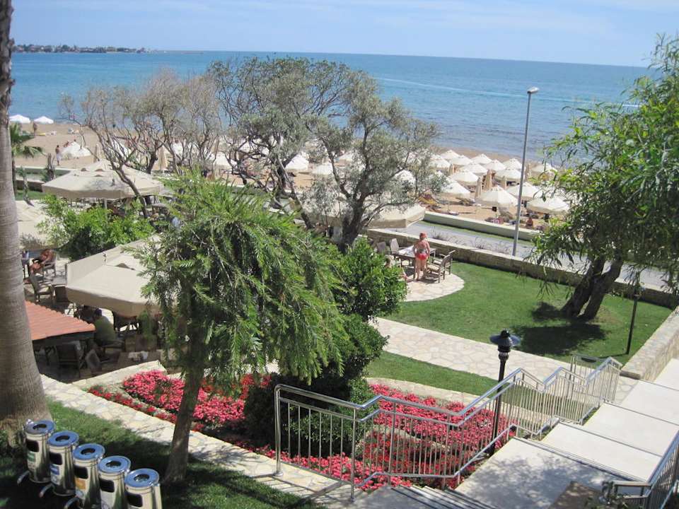 Eingang zum Strandlokal Melas Resort Hotel