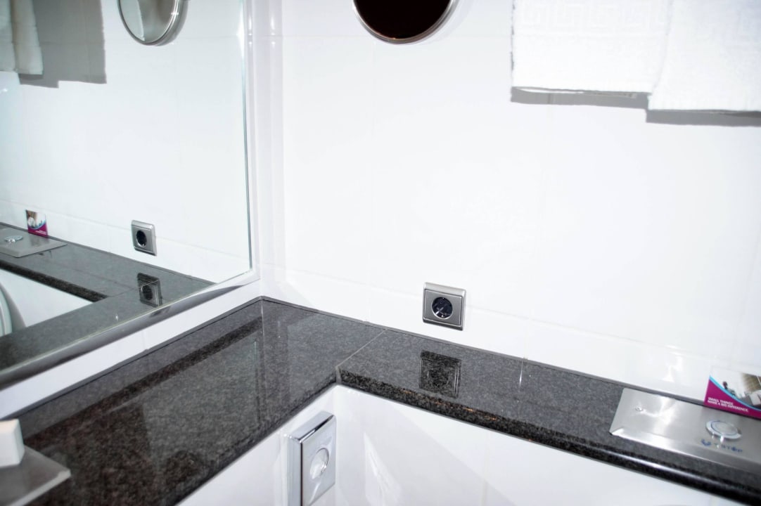 BAD WC Crowne Plaza ® Hamburg - City Alster