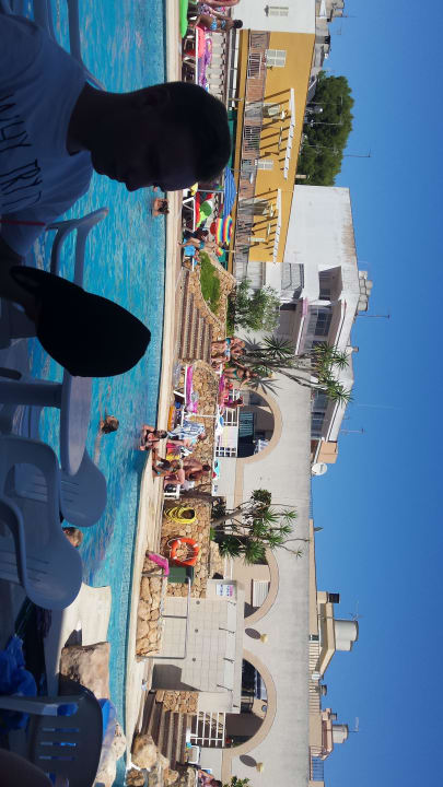 Schöner Pool Hotel Kilimanjaro