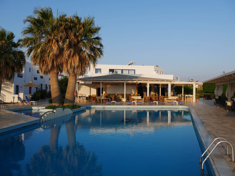 Pool (Blick in Richtung Bar) Hotel Hara Ilios Village