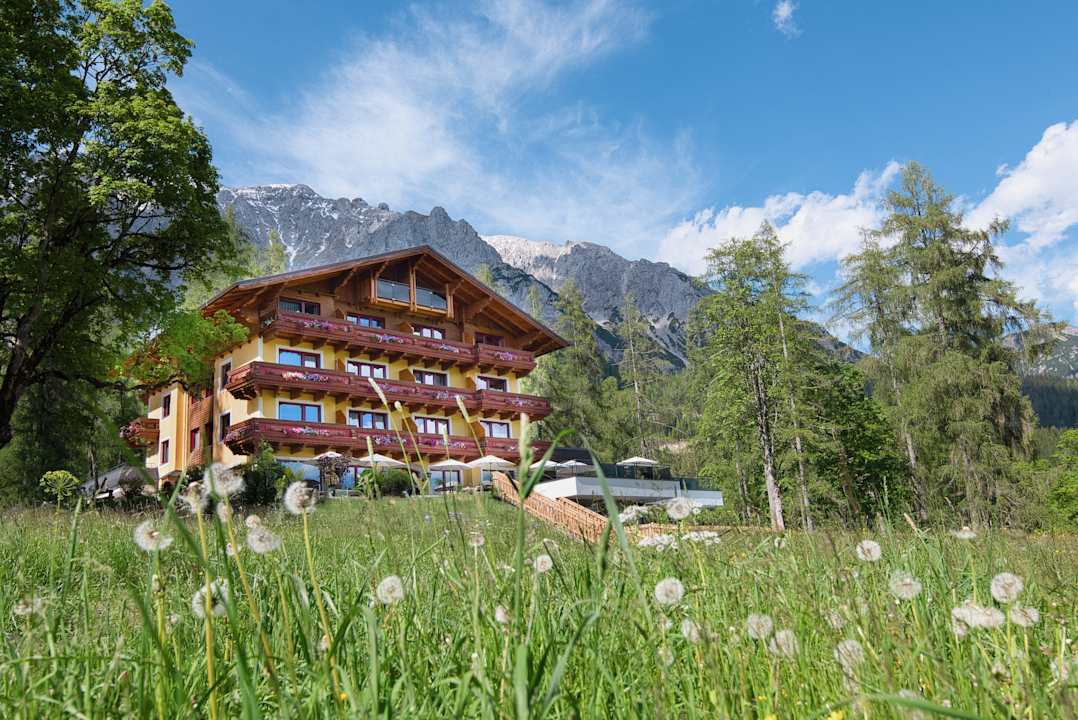 Außenansicht Hotel Rösslhof