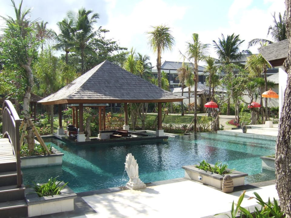 Pool-Bar  The Seminyak Beach Resort & Spa