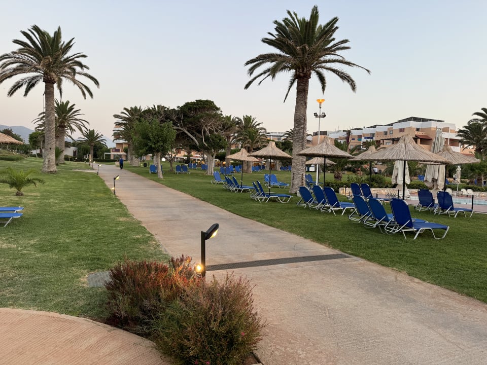 Gartenanlage Anissa Beach & Village