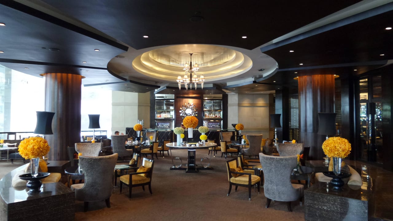 Angrenzende Bar vom Lobbybereich InterContinental Bangkok