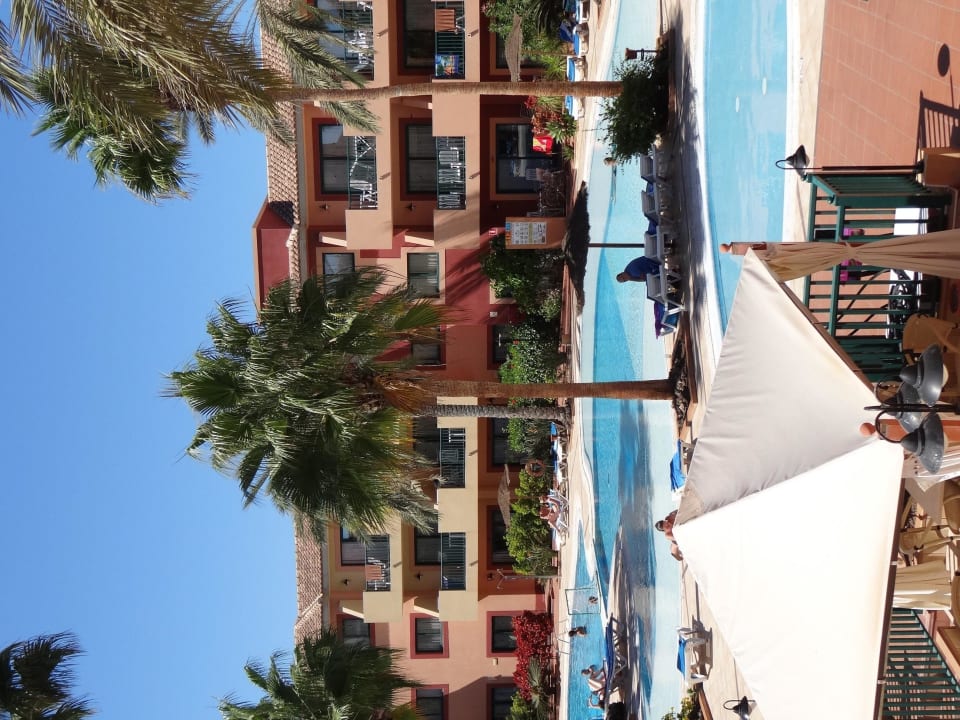 Widok na baseny BLUESEA Aloe Corralejo