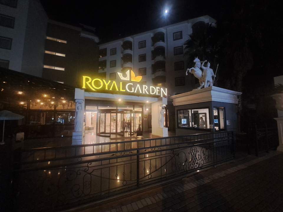 Außenansicht Hotel Royal Garden Beach