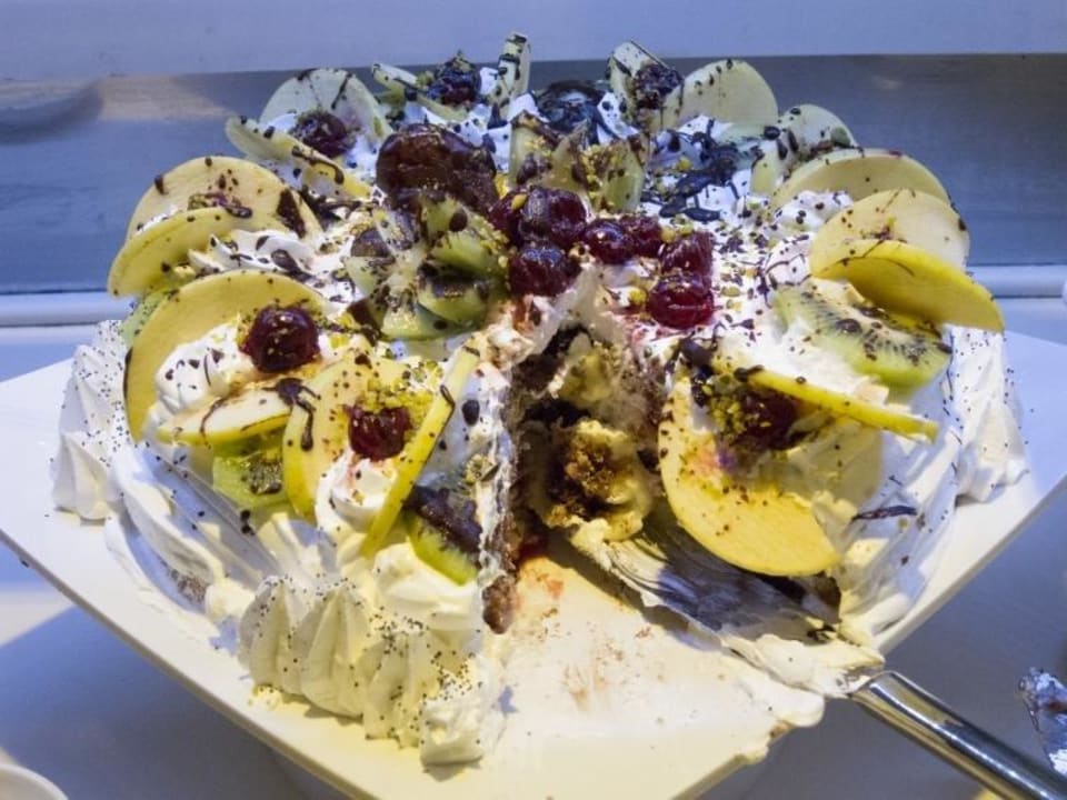 Kuchen Port Side Resort Hotel