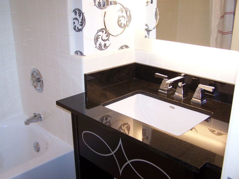 sehr kleines Badezimmer Palmer House A Hilton Hotel