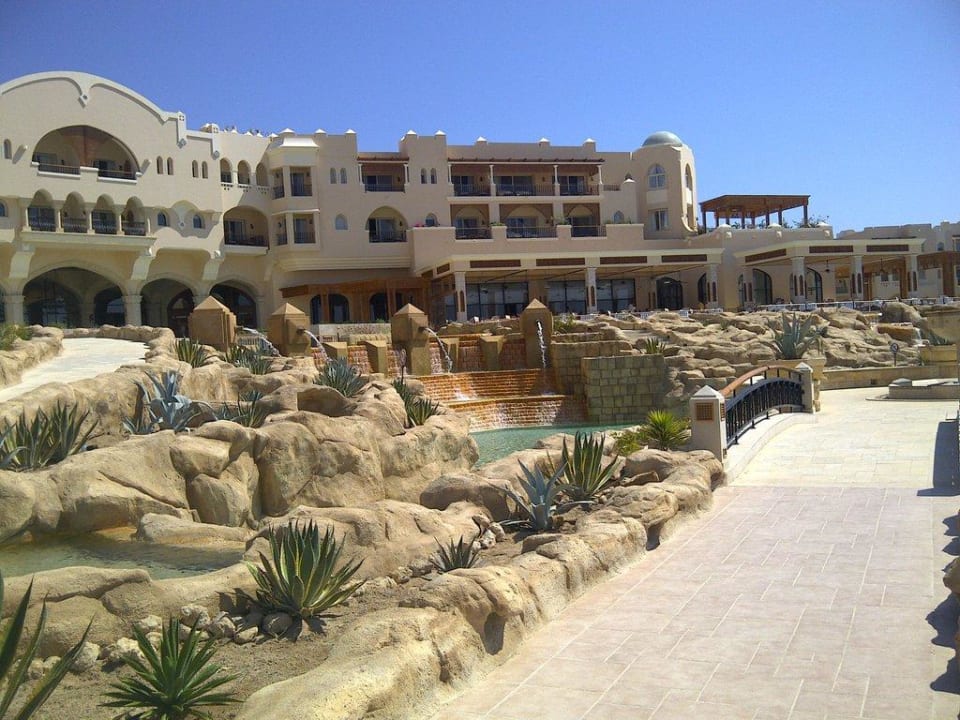 Weg Richtung Hauptgebäude Hotel Kempinski Soma Bay