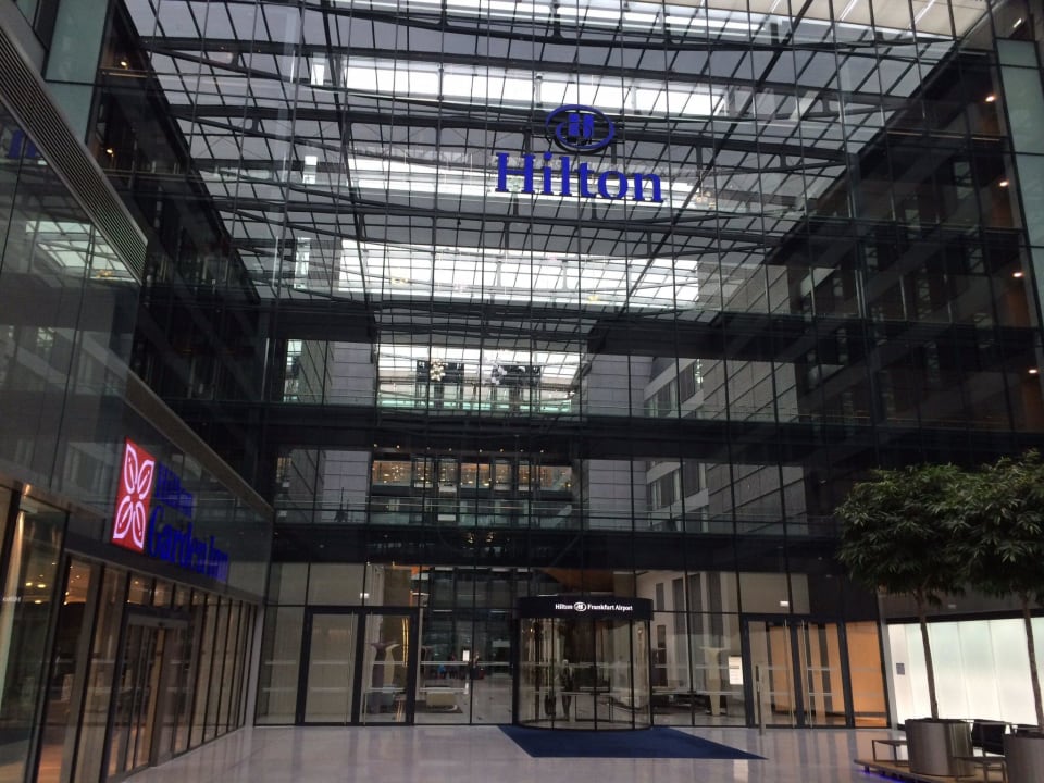 Eingang Hilton Frankfurt Airport