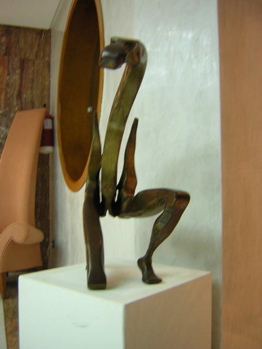 Skultur im Eingangsbereich Hotel Serrano Palace