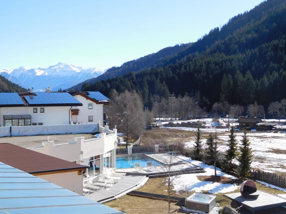 Blick Belkon 2.Etage Alphotel Tyrol