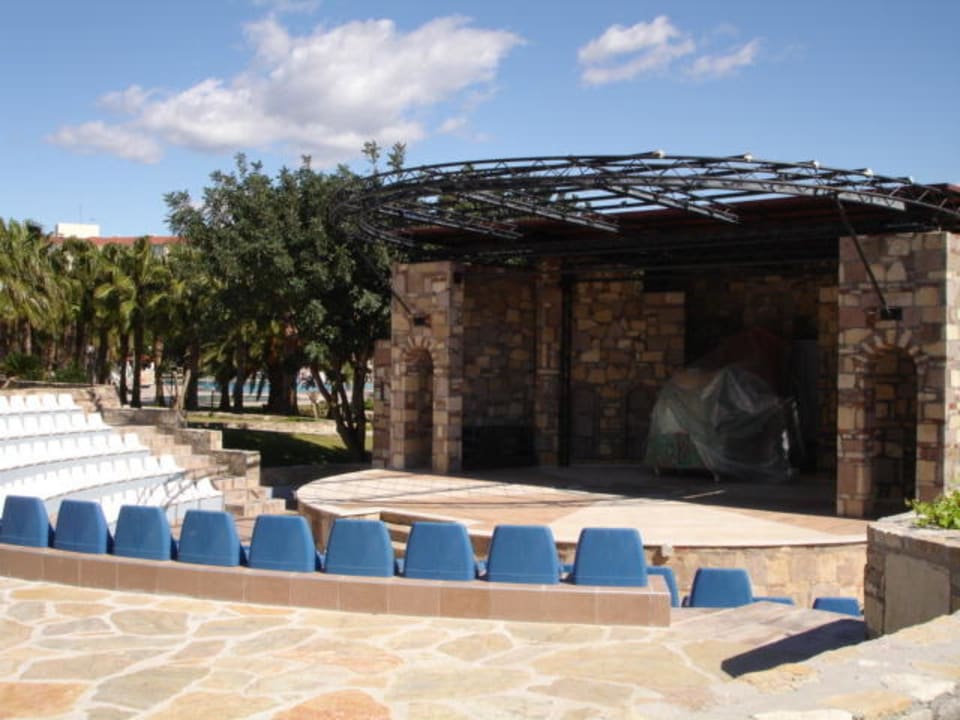 Nochmals Theater Arum Barut Collection