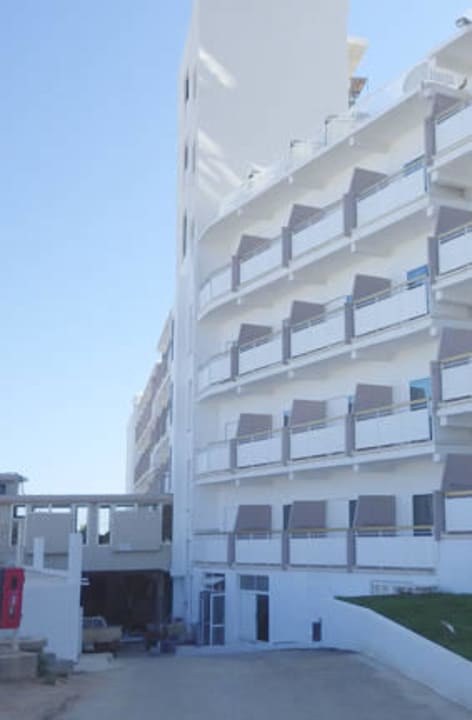 Balkone auch in Richtung Kellerwerkstadt Asterias Beach