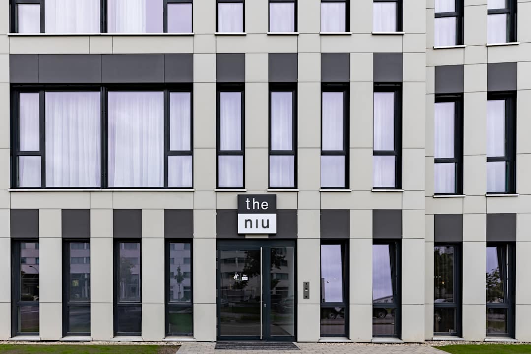 Außenansicht Holiday Inn - the niu, Pax Berlin Airport by IHG