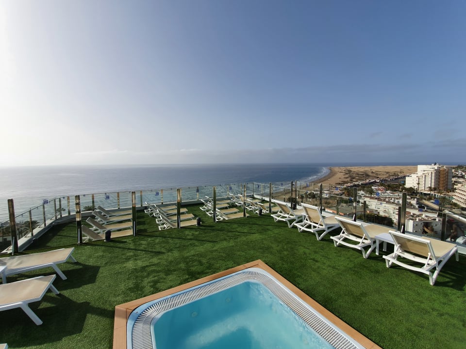 Pool HL Suitehotel Playa del Ingles