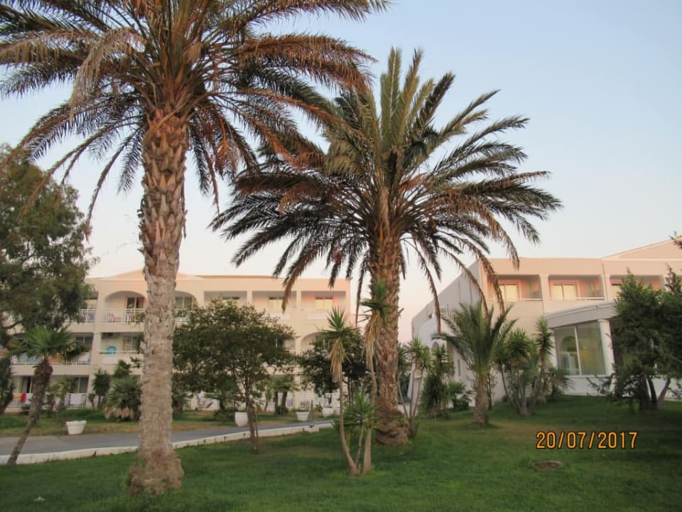 Widok na ogrody Sandy Beach Resort