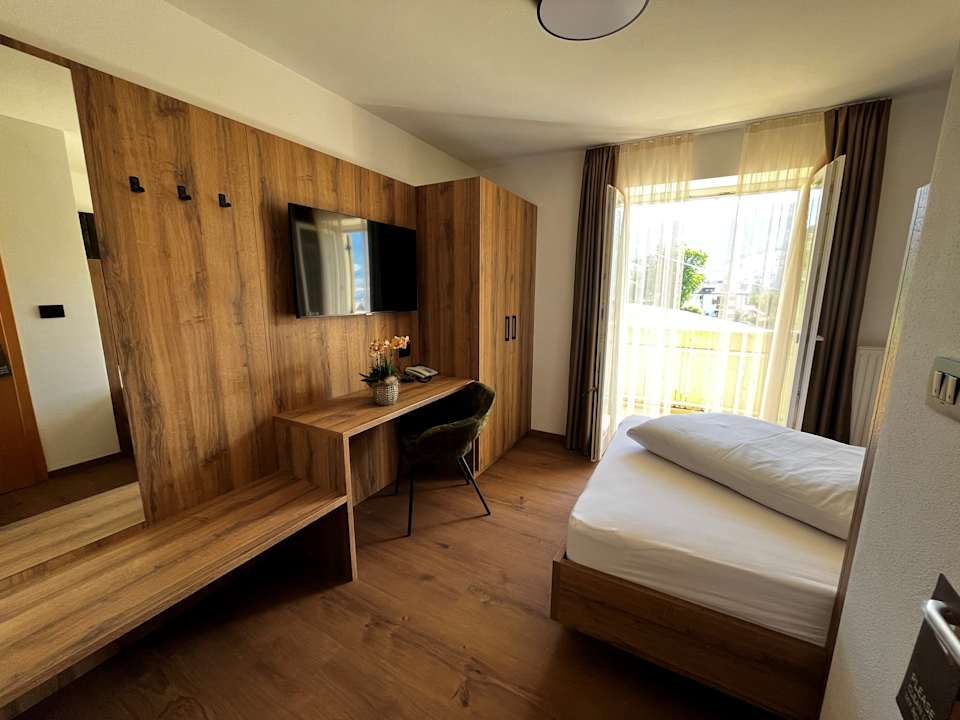 Zimmer Mir.es