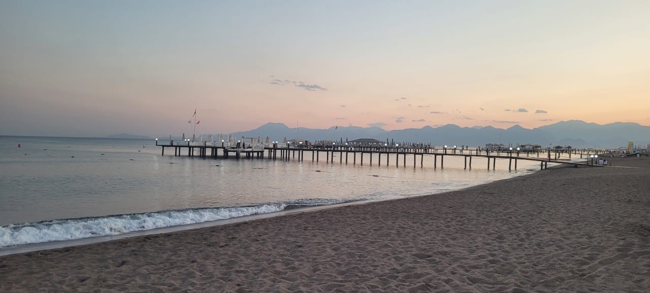 Strand Saturn Palace Resort Hotel