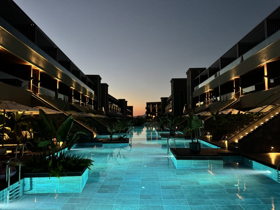 Pool Jacaranda Luxury Resort