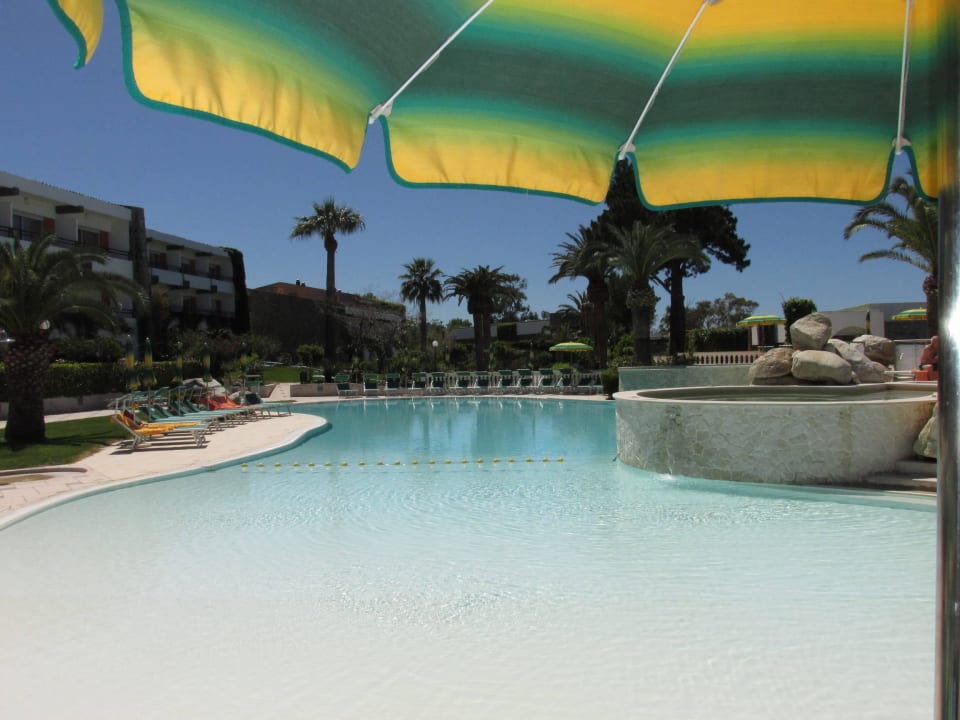 Blick über den Hauptpool Aldiana Club Rocca Nettuno Calabria