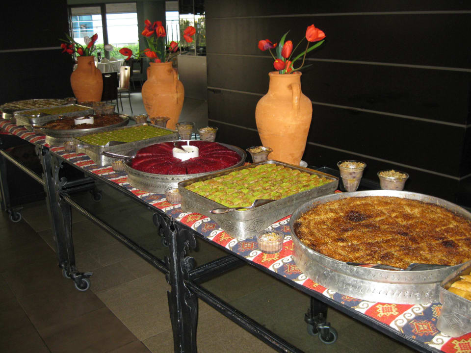 Lecker Limak Lara Deluxe Hotel & Resort