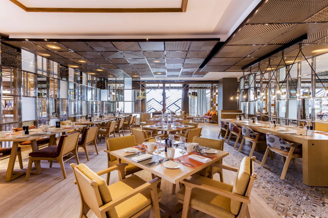 Mosaic All Day Dining Crowne Plaza Vientiane