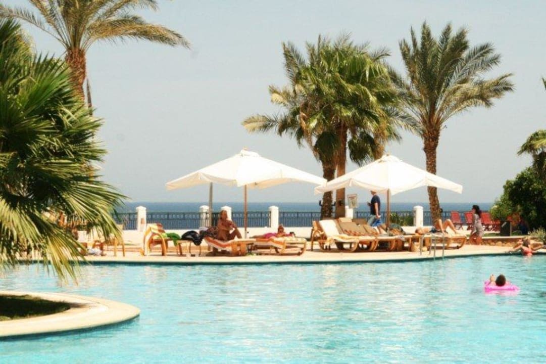 Jeden z basenów Safir Sharm Waterfalls Resort